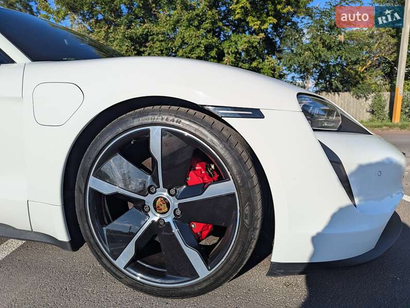 Седан Porsche Taycan 2020 в Киеве фото 8 Седан Porsche Taycan 2020 в Киеве