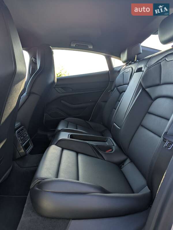 Седан Porsche Taycan 2020 в Киеве фото 13 Седан Porsche Taycan 2020 в Киеве