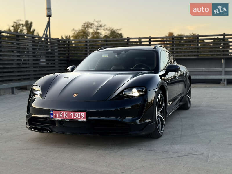 Седан Porsche Taycan 2022 в Киеве