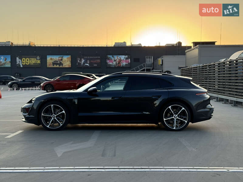 Седан Porsche Taycan 2022 в Киеве