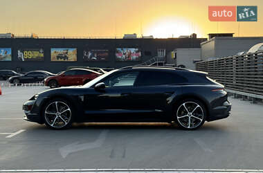 Седан Porsche Taycan 2022 в 