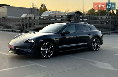 Седан Porsche Taycan 2022 в 