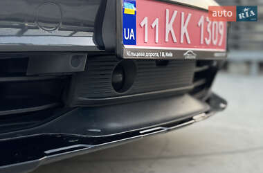 Седан Porsche Taycan 2022 в 