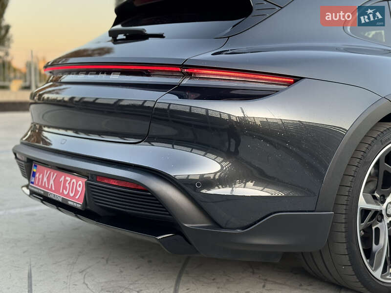 Седан Porsche Taycan 2022 в Киеве
