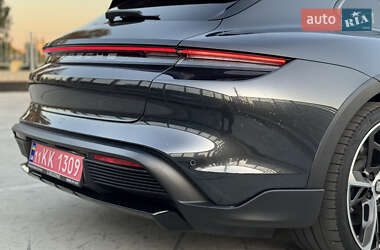 Седан Porsche Taycan 2022 в 