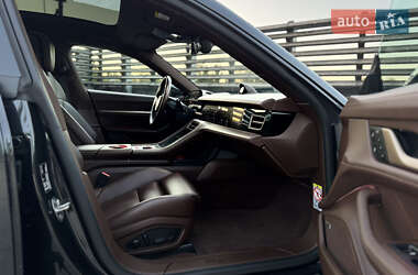 Седан Porsche Taycan 2022 в 