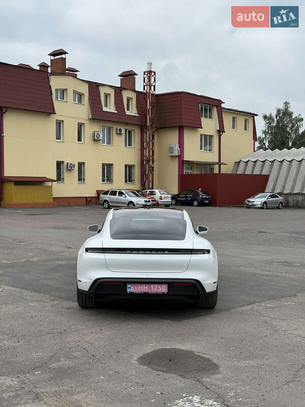 Седан Porsche Taycan 2020 в Луцке