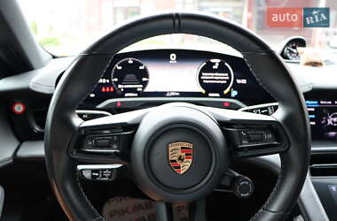 Седан Porsche Taycan 2020 в 