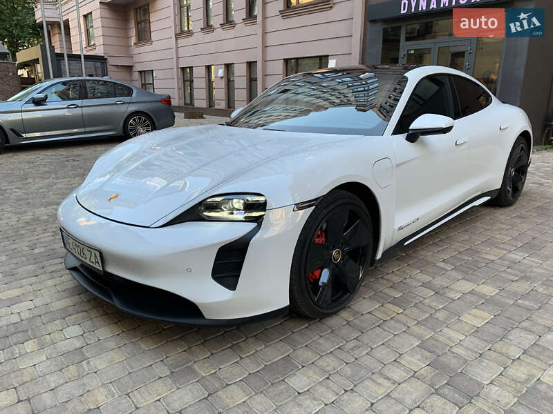 Седан Porsche Taycan 2021 в 