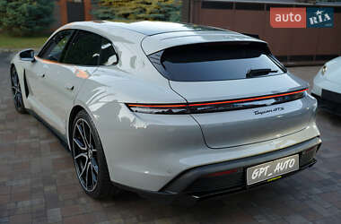 Седан Porsche Taycan 2022 в 