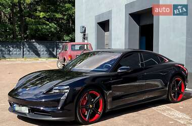 Седан Porsche Taycan 2020 в 