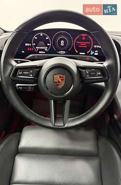 Седан Porsche Taycan 2021 в 