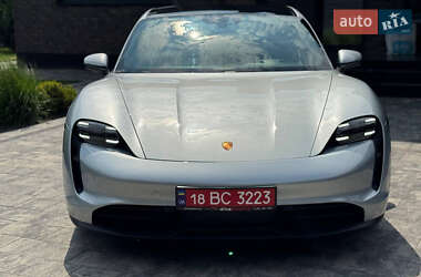 Porsche Taycan 2021
