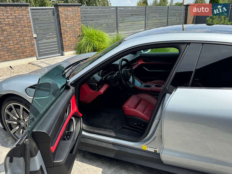 Седан Porsche Taycan 2021 в Луцьку