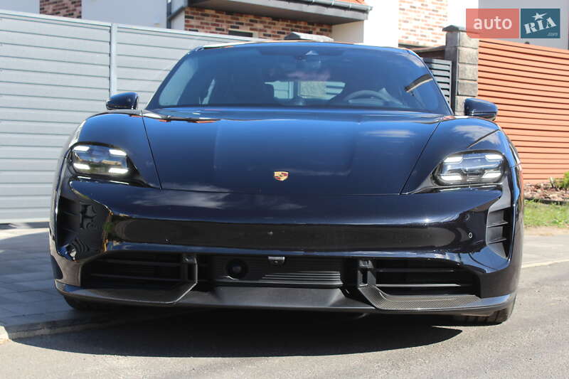 Седан Porsche Taycan 2022 в Киеве