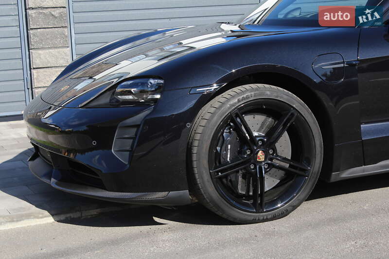 Седан Porsche Taycan 2022 в Киеве