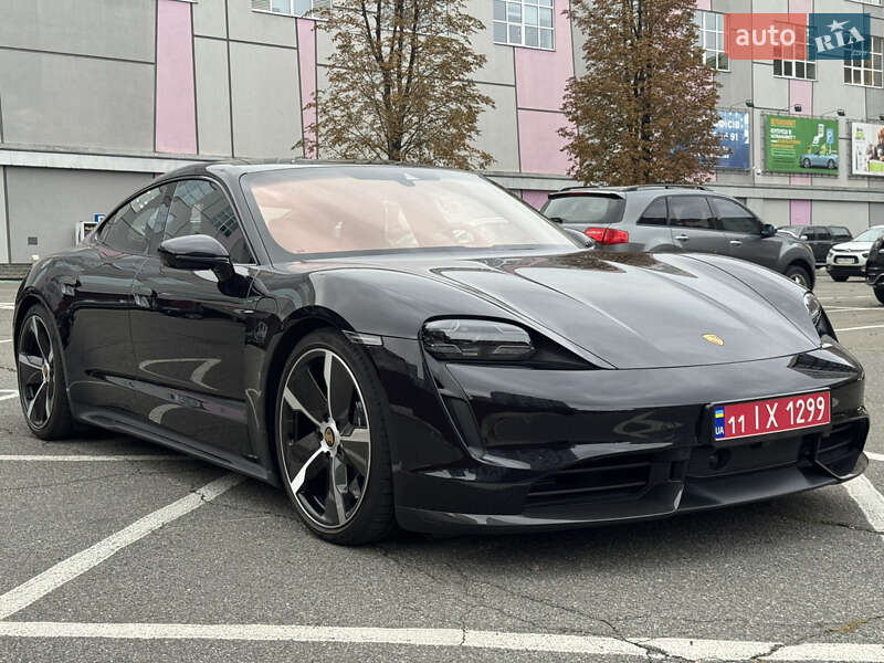 Седан Porsche Taycan 2020 в Києві