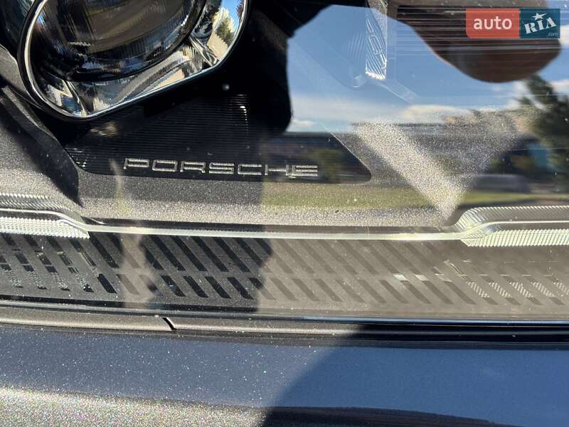 Універсал Porsche Taycan 2024 в Києві фото 6 Універсал Porsche Taycan 2024 в Києві