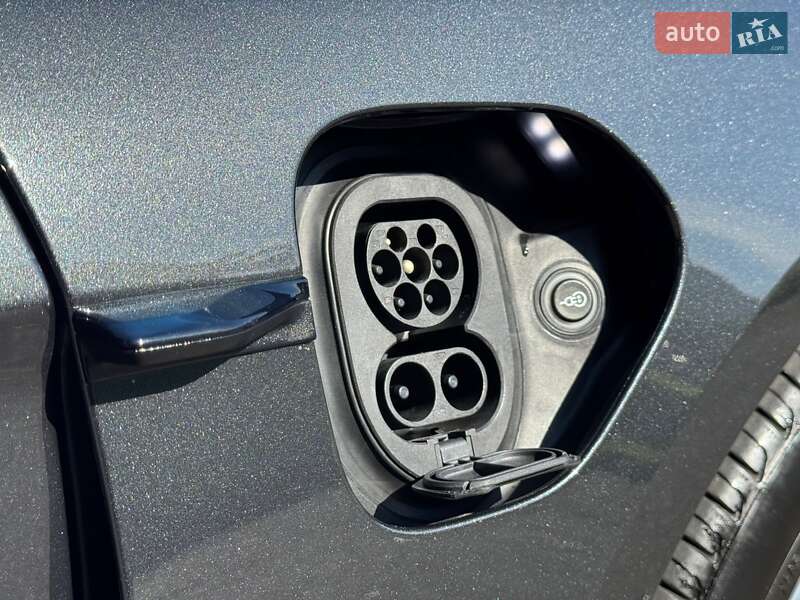 Універсал Porsche Taycan 2024 в Києві фото 94 Універсал Porsche Taycan 2024 в Києві