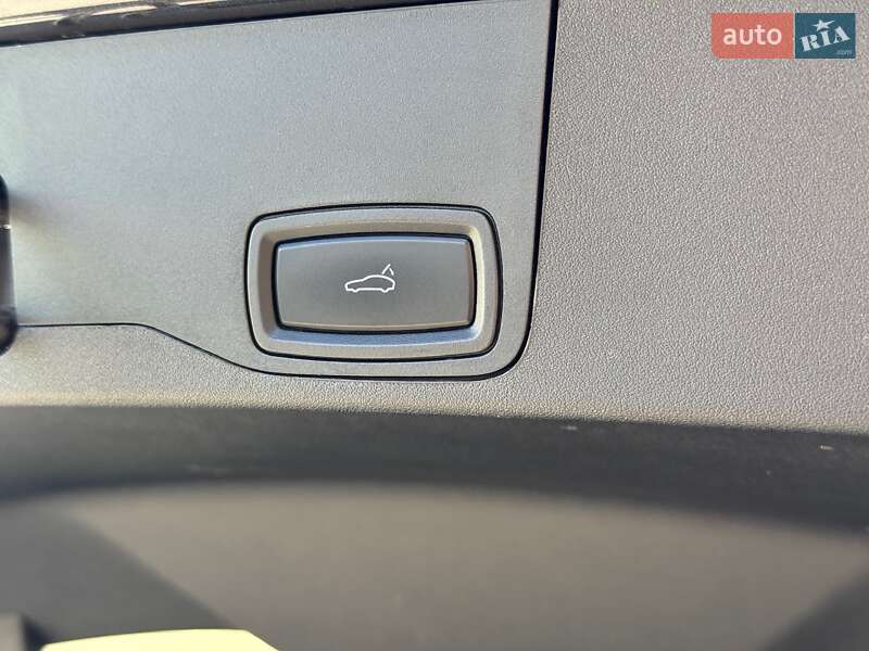 Універсал Porsche Taycan 2024 в Києві фото 15 Універсал Porsche Taycan 2024 в Києві