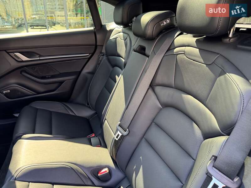 Універсал Porsche Taycan 2024 в Києві фото 69 Універсал Porsche Taycan 2024 в Києві