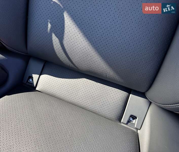 Універсал Porsche Taycan 2024 в Києві фото 70 Універсал Porsche Taycan 2024 в Києві