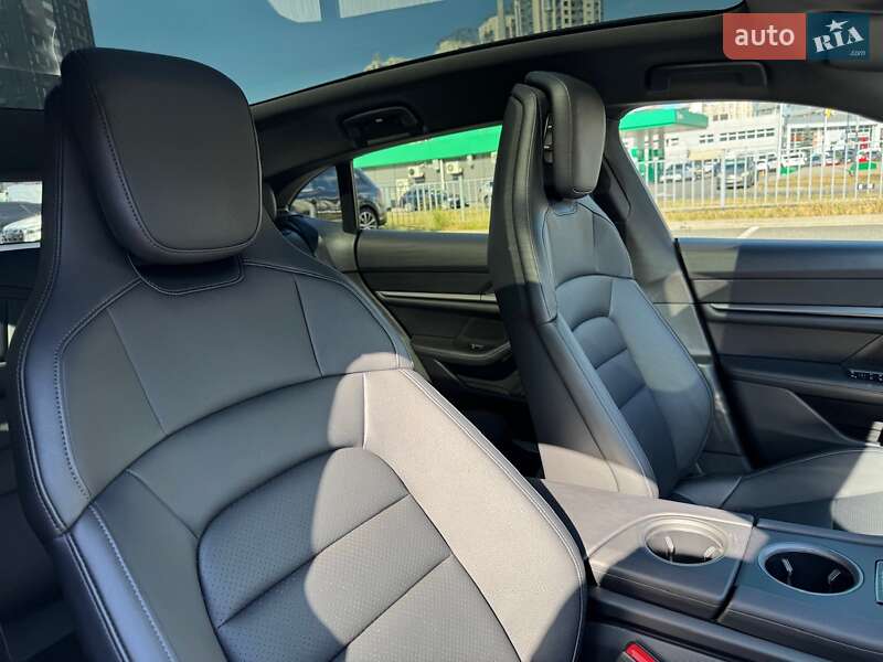 Універсал Porsche Taycan 2024 в Києві фото 82 Універсал Porsche Taycan 2024 в Києві
