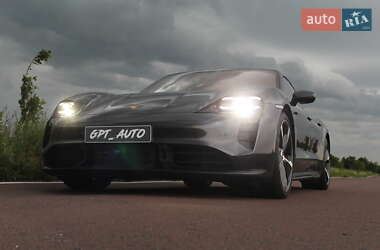 Седан Porsche Taycan 2020 в 