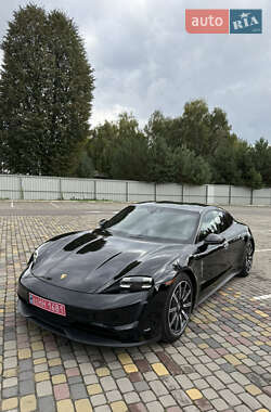Porsche Taycan 2021