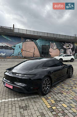 Седан Porsche Taycan 2021 в 