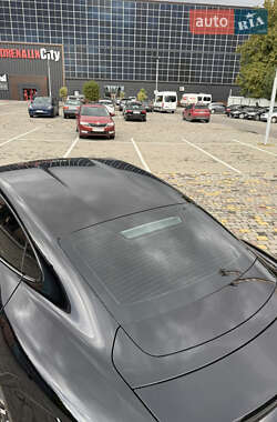 Седан Porsche Taycan 2021 в 