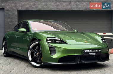 Седан Porsche Taycan 2022 в Киеве