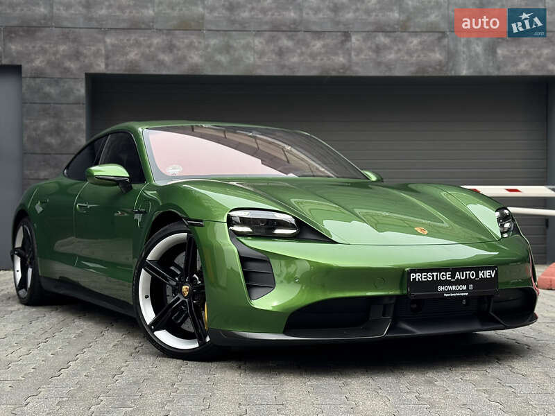 Porsche Taycan 2022
