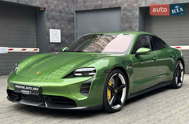 Седан Porsche Taycan 2022 в 