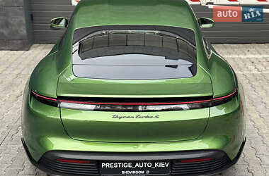 Седан Porsche Taycan 2022 в 