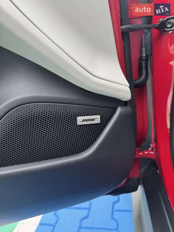 Седан Porsche Taycan 2021 в Луцке