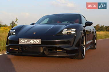 Седан Porsche Taycan 2021 в 