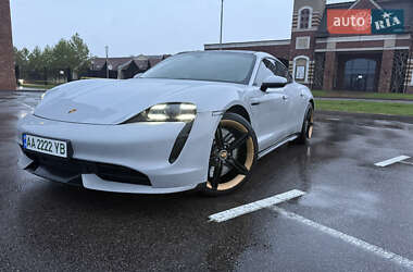 Седан Porsche Taycan 2020 в 