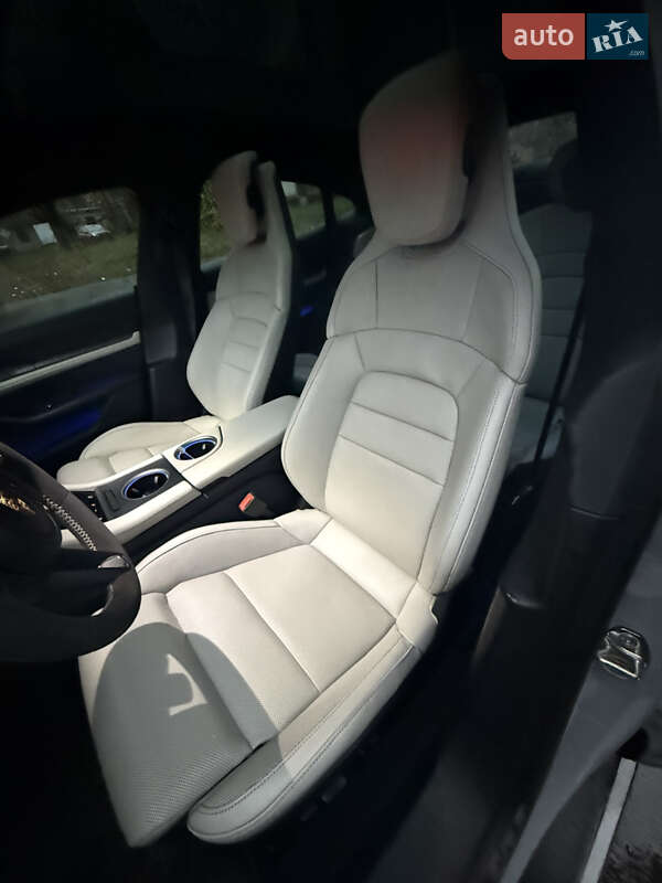 Седан Porsche Taycan 2020 в Києві фото 10 Седан Porsche Taycan 2020 в Києві