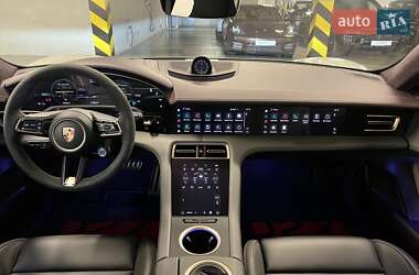 Седан Porsche Taycan 2023 в 