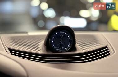Седан Porsche Taycan 2023 в 