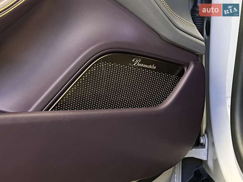 Седан Porsche Taycan 2023 в Киеве