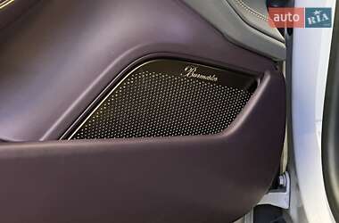 Седан Porsche Taycan 2023 в 