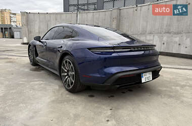 Седан Porsche Taycan 2020 в 
