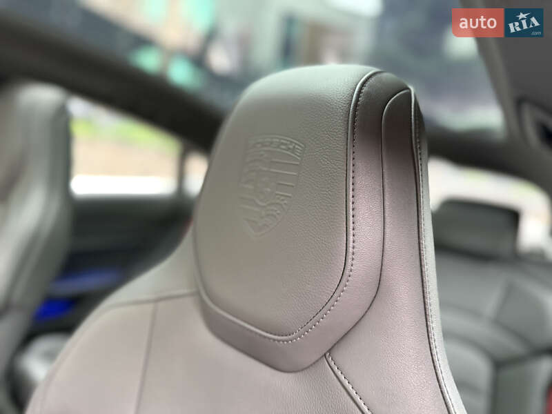 Седан Porsche Taycan 2021 в Киеве фото 26 Седан Porsche Taycan 2021 в Киеве