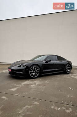 Седан Porsche Taycan 2021 в 