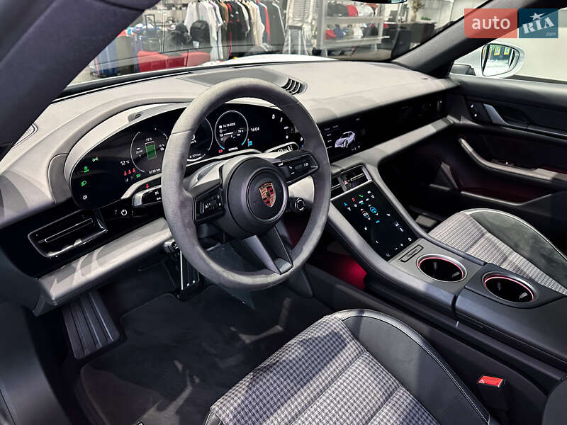 Седан Porsche Taycan 2024 в Одессе