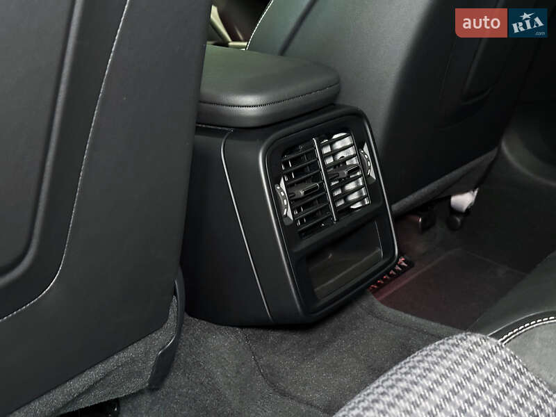 Седан Porsche Taycan 2024 в Одессе