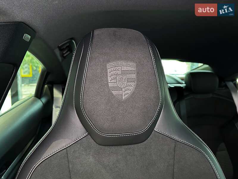 Седан Porsche Taycan 2024 в Одессе