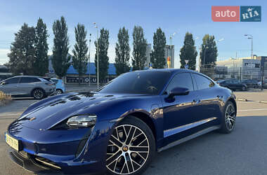 Седан Porsche Taycan 2021 в Киеве